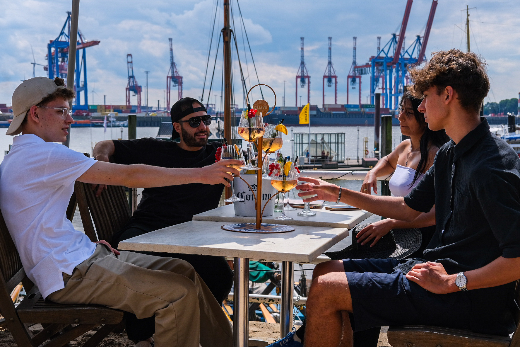 C1ED4055-BC02-41BC-A2B6-932137DB60AC-70162-000016A70C2B6A9B