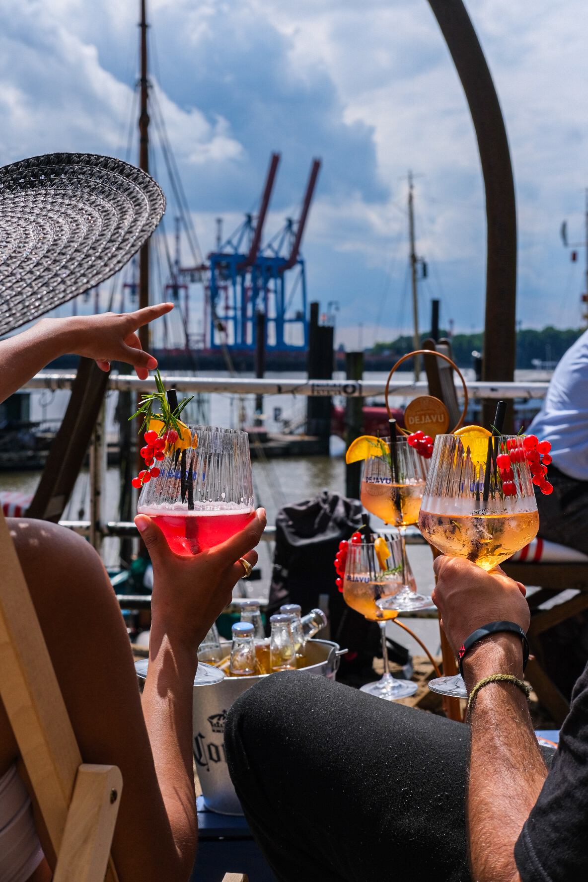 D69580DF-0D43-4F69-9EA2-13697C2FC35F-70162-000016A3300455FA